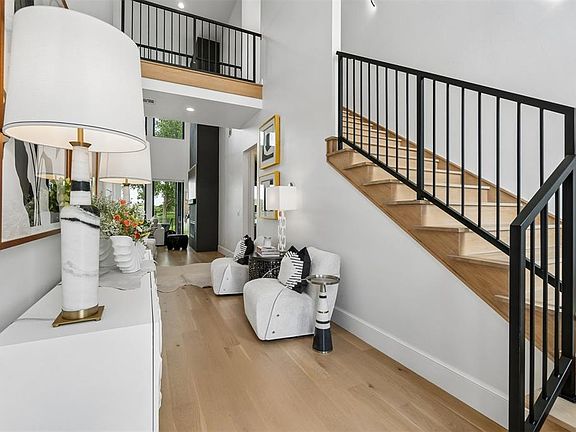 5th image of 2025 Colonial Way