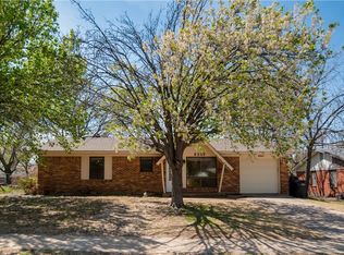 6253 Shadydell Dr, Fort Worth, TX 76135
