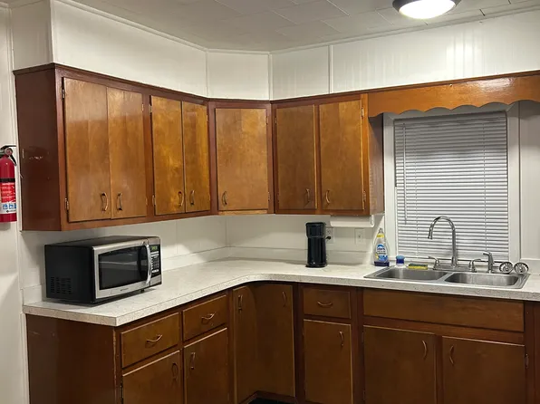 35 S 14th St, Terre Haute, IN 47807