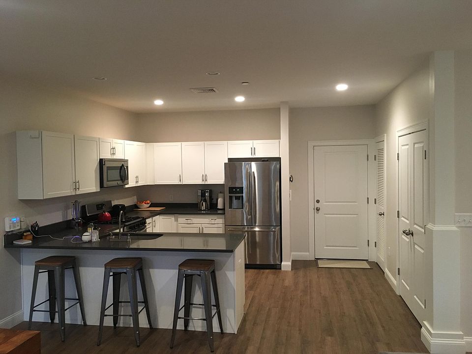 1st image of 279 Court St