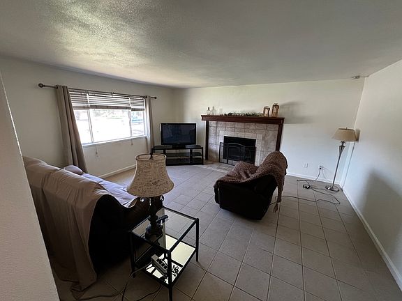 3rd image of 27142 San Carlos Ave