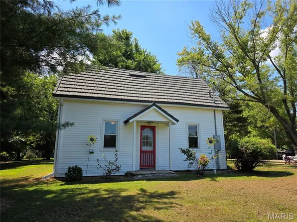 22746 Nebraska Rd, Nashville, IL 62808