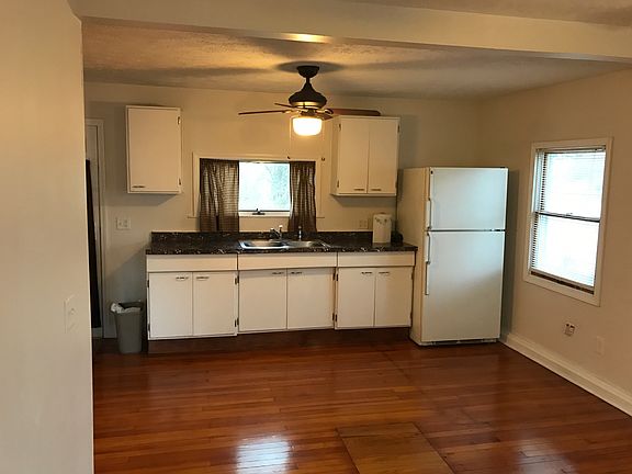 2nd image of 116 1/2 Elmwood Ave