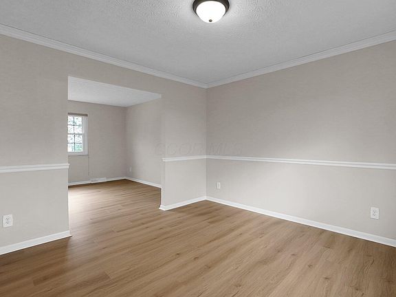 5th image of 9027 Carriage Ct NW