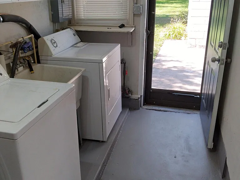 22933 Power Rd — Photo 19