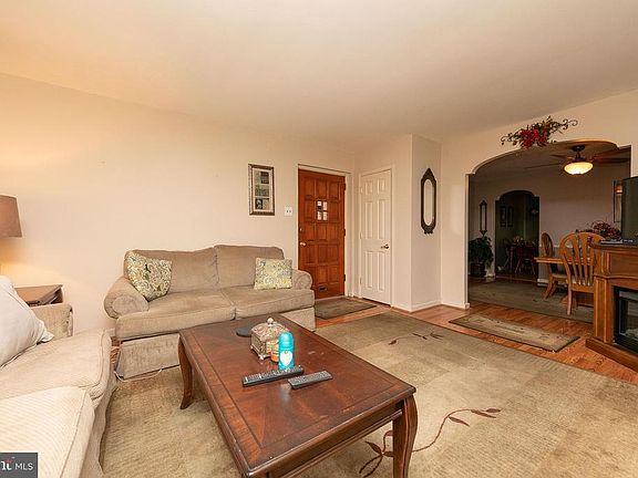 3rd image of 618 Princeton Ave