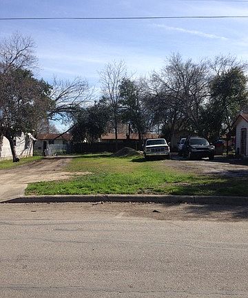 5th image of 422 W Wright Blvd
