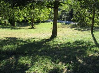 3064 Greenhills Rd, Ravenswood, WV 26164