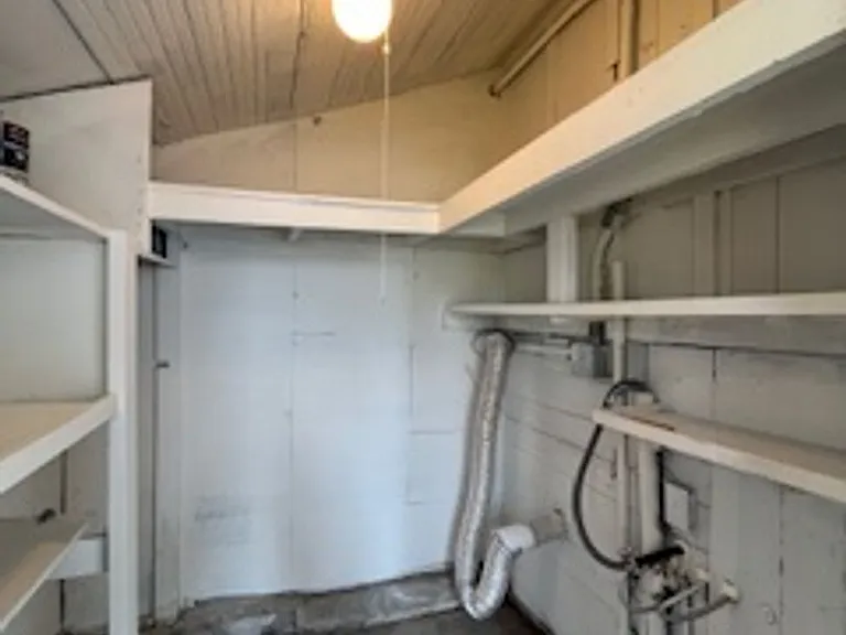 215 Elm St — Photo 40