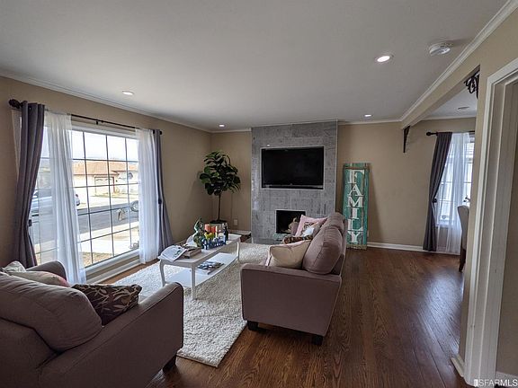 5th image of 207 Manor Dr