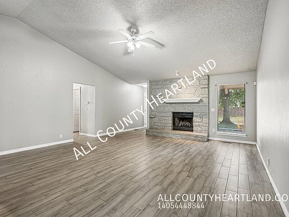 3rd image of 217 Cypress Dr
