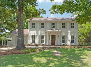 762 Oak Dr E, Trussville, AL 35173