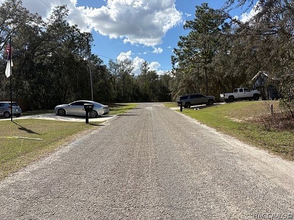 3rd image of 6512 N Foxdale Dr
