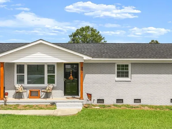 997 Greenbriar Dr, Lancaster, SC 29720