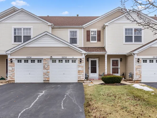 2232 Flagstone Ln, Carpentersville, IL 60110
