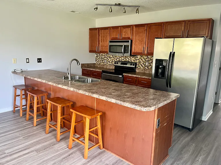 204 Jessie Cir — Photo 2