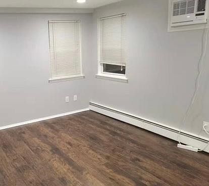 4th image of 2179 Roosevelt Ave