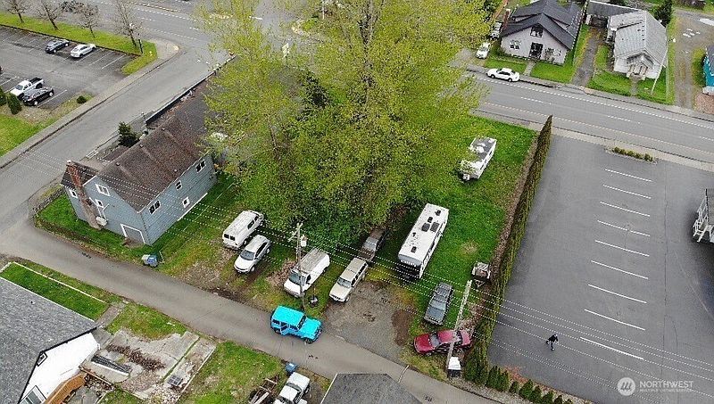 5th image of 2210 Simpson Avenue