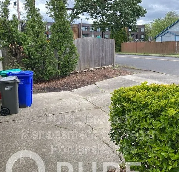 1725 SE 5th St — Photo 5