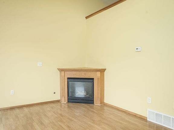 3rd image of 1801 N Corbin Ln
