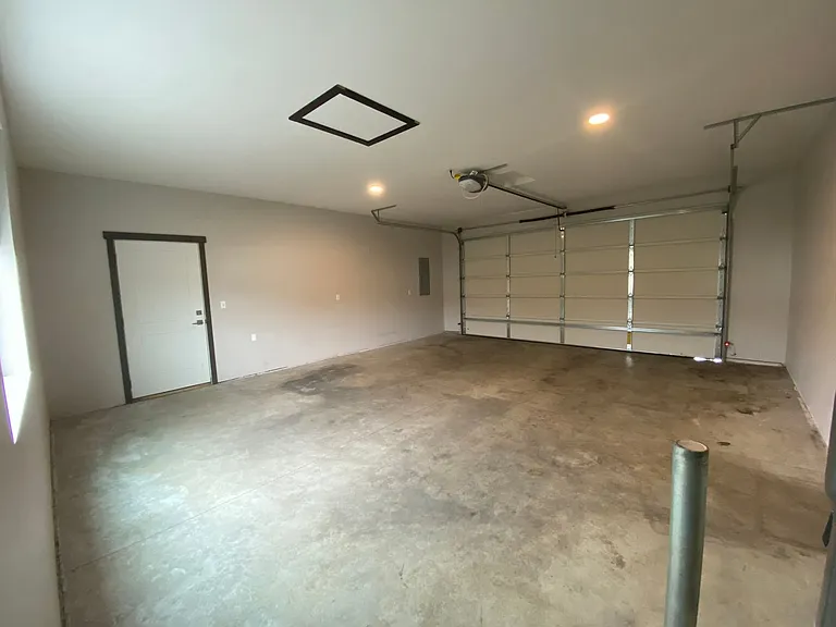 108 W Greenfield Ave — Photo 40