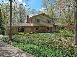 12045 Sandgate Cir, Chesterland, OH 44026