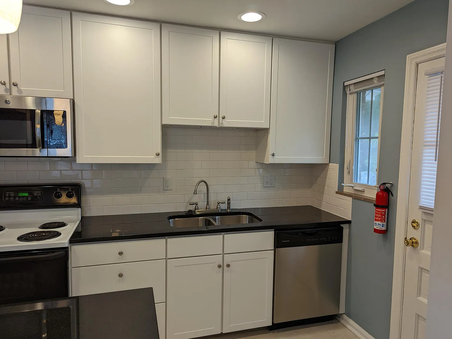 2 bed, 1080 sqft, $1,595 — Photo 4