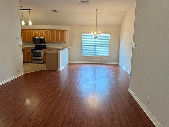 3rd image of 609 MEADOW ARBOR LN