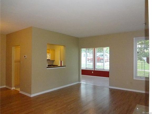 3rd image of 4671 Four Seasons Ter Unit B