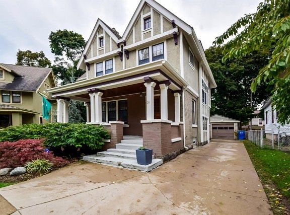3rd image of 311 Orchard Hill St SE