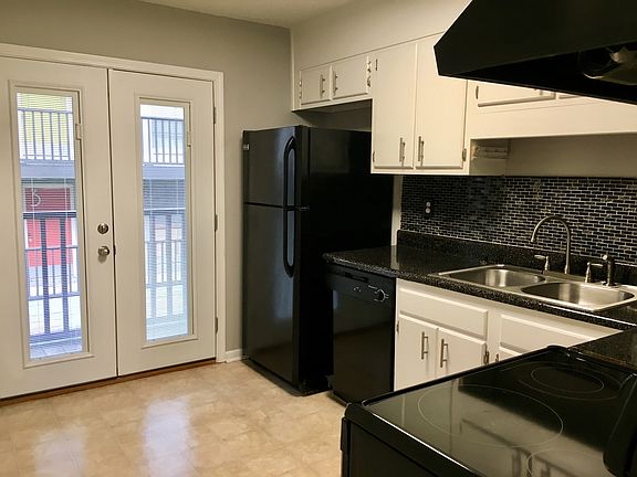 4th image of 3630 Clairmont Ave S APT 9