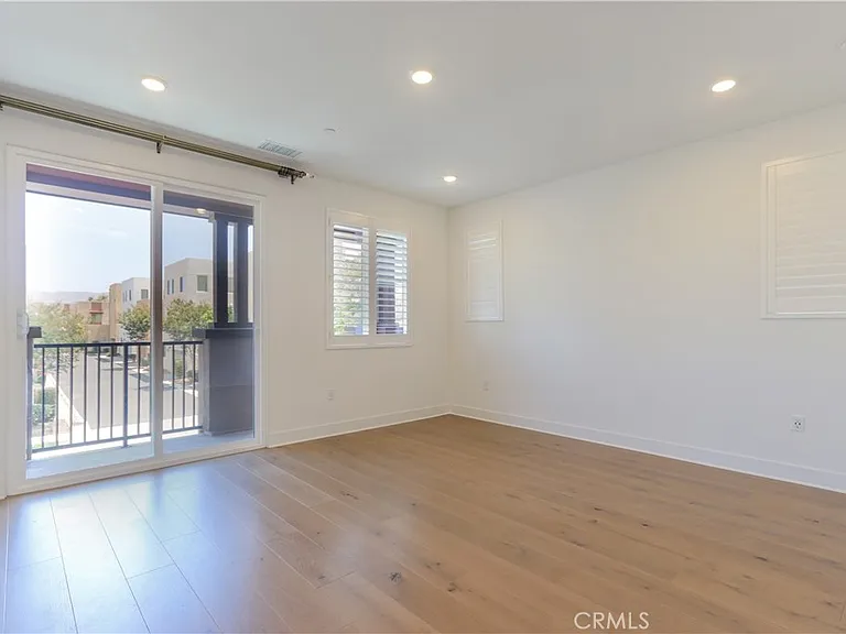 126 Carmine — Photo 18