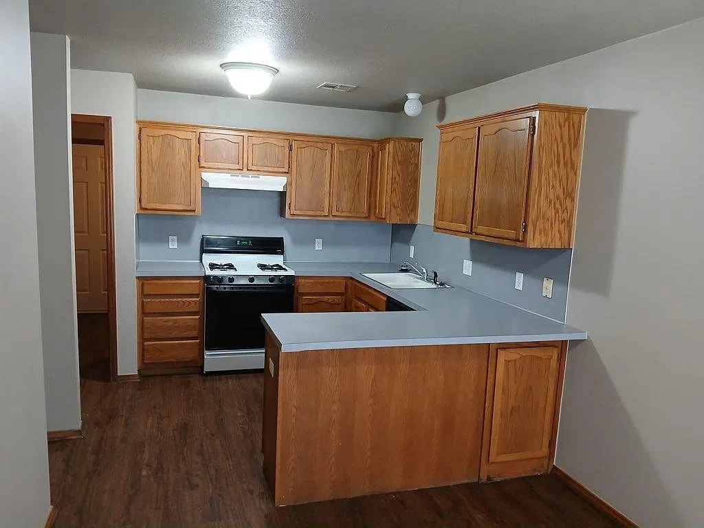 2 bed, 1962 sqft, $995 — Photo 3