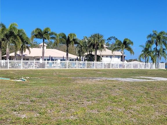 3rd image of 303 Shoreline Dr
