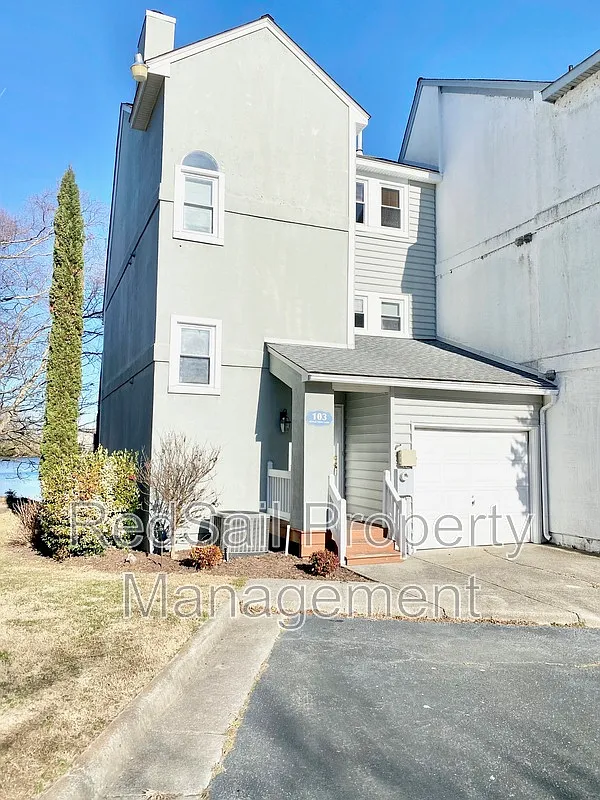 3 bed, 2.5 bath, 1915 sqft, $1,995 — Photo 2