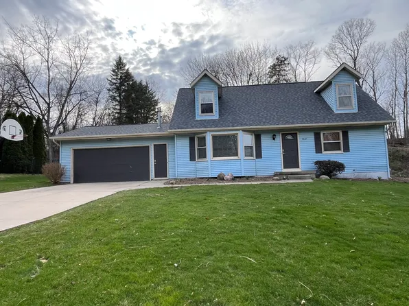 4637 Breckenridge Dr NE, Grand Rapids, MI 49525