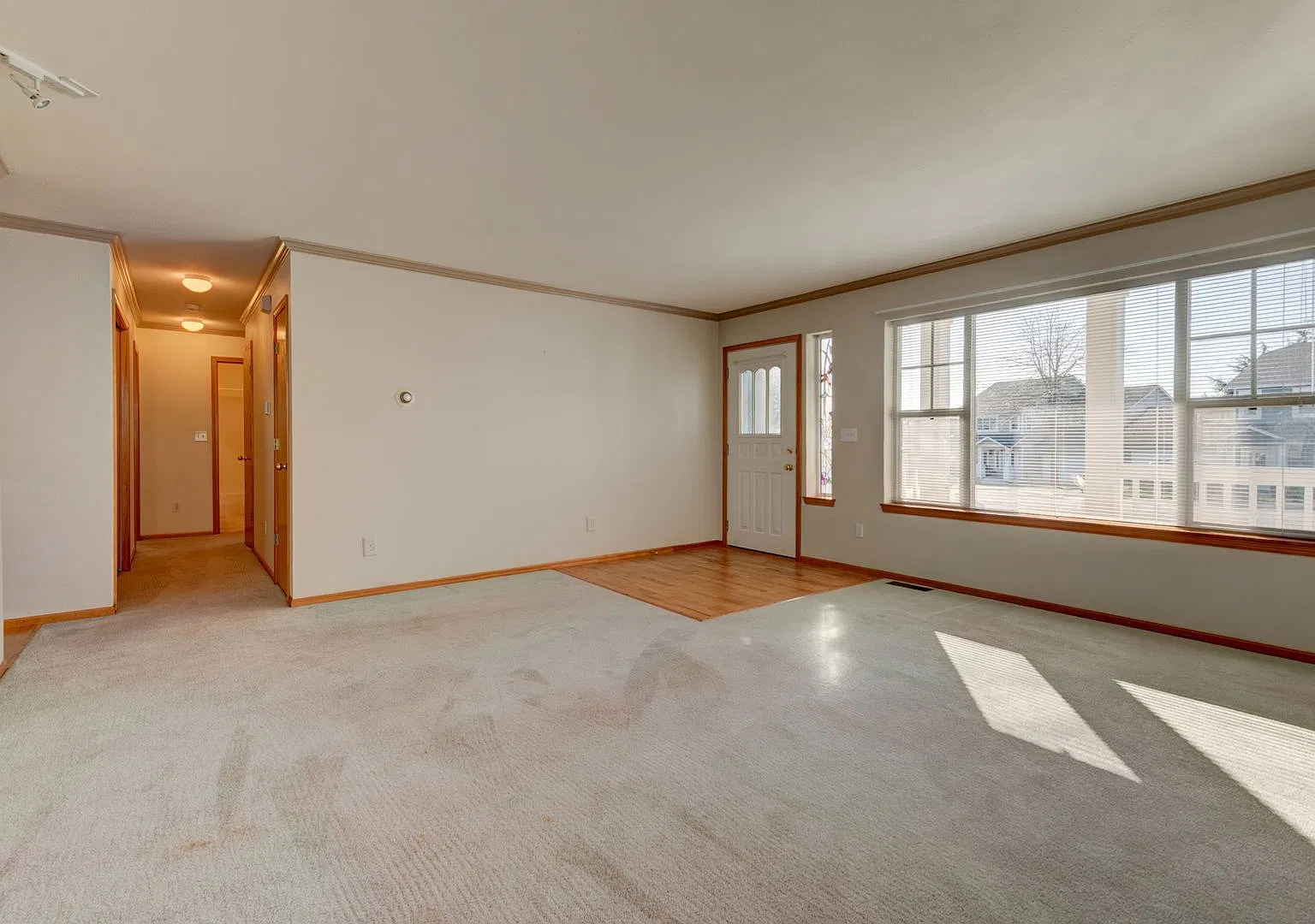Single Level 3 Bed 2 Bath Home — Photo 4