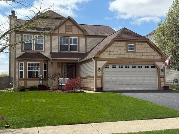 1113 Annandale Dr, Elgin, IL 60123