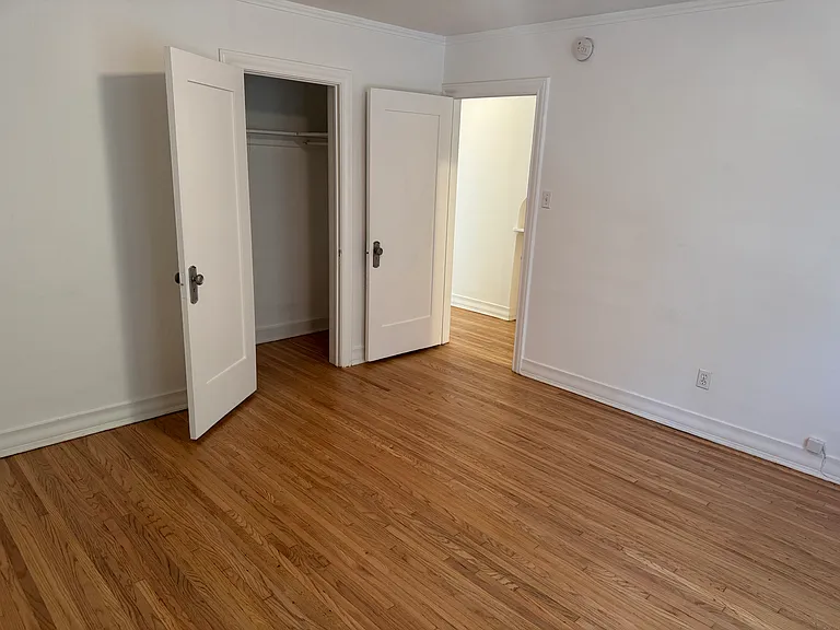 1042 S Hudson Ave #1/2 — Photo 12