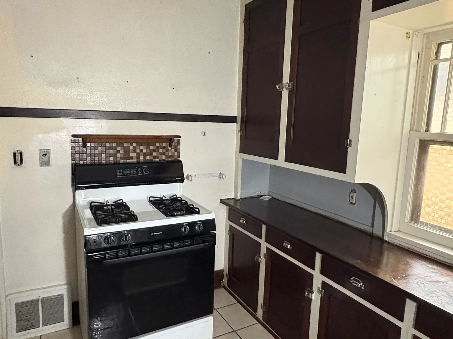 3 bed, 1026 sqft, $1,650 — Photo 3