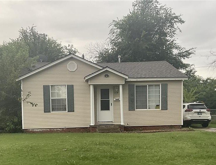 1st image of 314 E Jacobs Dr