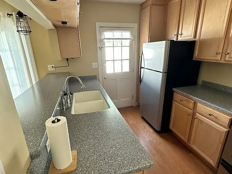 305 Hanover Arms Ct — Photo 4