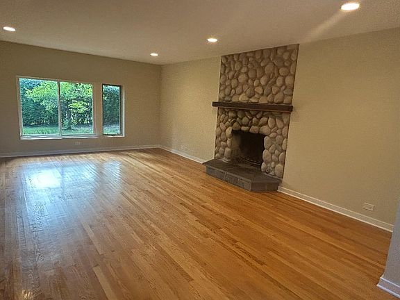 5th image of 2 Woodland Ln N