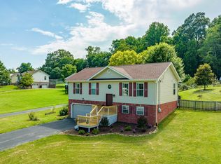 222 Maple Ridge Dr, Jonesborough, TN 37659