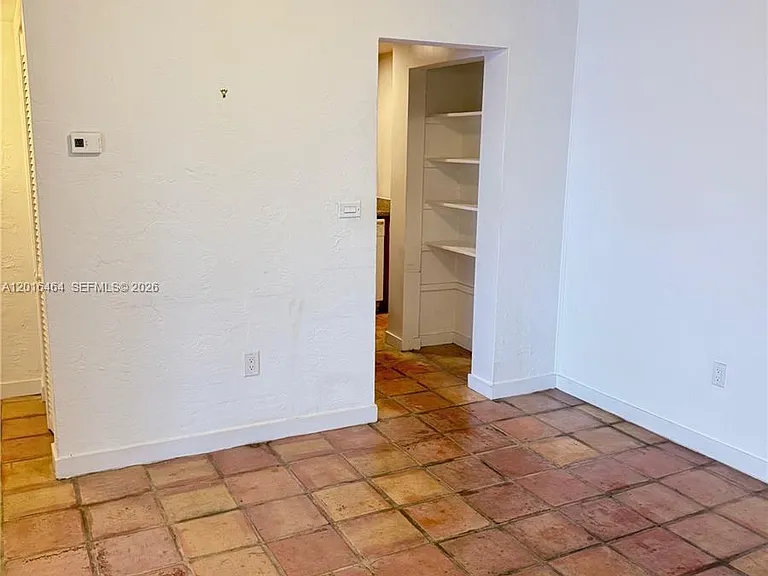 1205 Mariposa Ave #301 — Photo 3