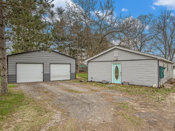 33290 Oak Leaf Trl, Colon, MI 49040