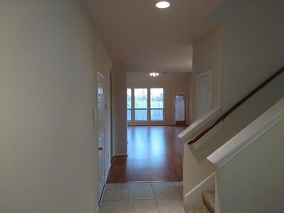 3rd image of 16622 Hodgefield Ln