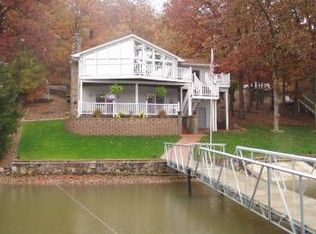 613 Camelot Dr, Camdenton, MO 65020
