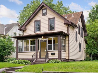 884 Thomas Ave, Saint Paul, MN, 55104