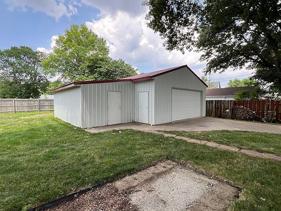3rd image of 4485 Glenmawr Ave